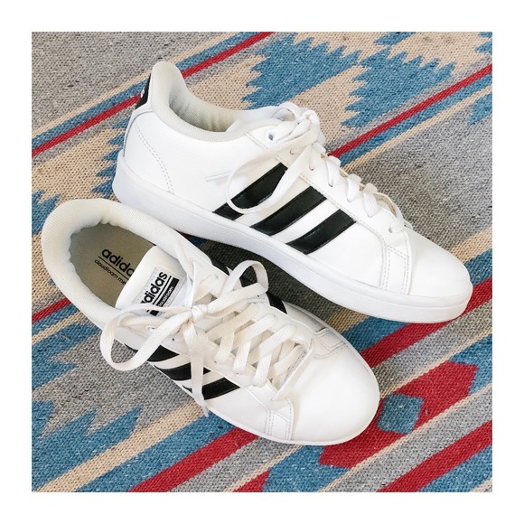 adidas Shoes - LIKE NEW | Adidas